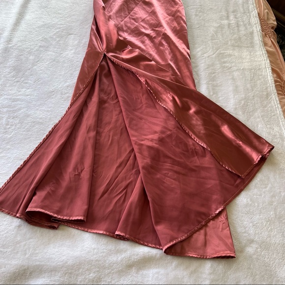 Vici x Hayley Capsule Collection Opal Satin Midi Dress - Picture 6 of 9